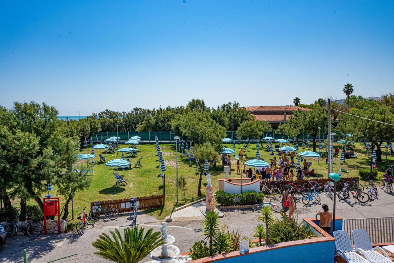 Club Del Sole Roseto Degli Abruzzi Easy Camping Village Exterior foto