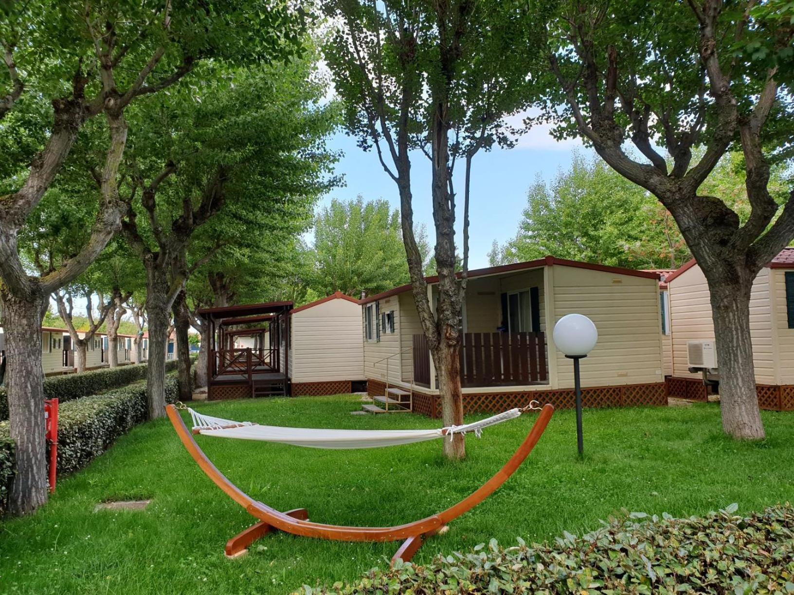 Club Del Sole Roseto Degli Abruzzi Easy Camping Village Exterior foto
