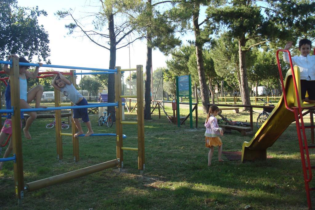 Club Del Sole Roseto Degli Abruzzi Easy Camping Village Exterior foto